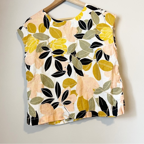 Rachel Zoe Tops - Rachel Zoe linen sleeveless button up blouse 24K gold floral mixed print